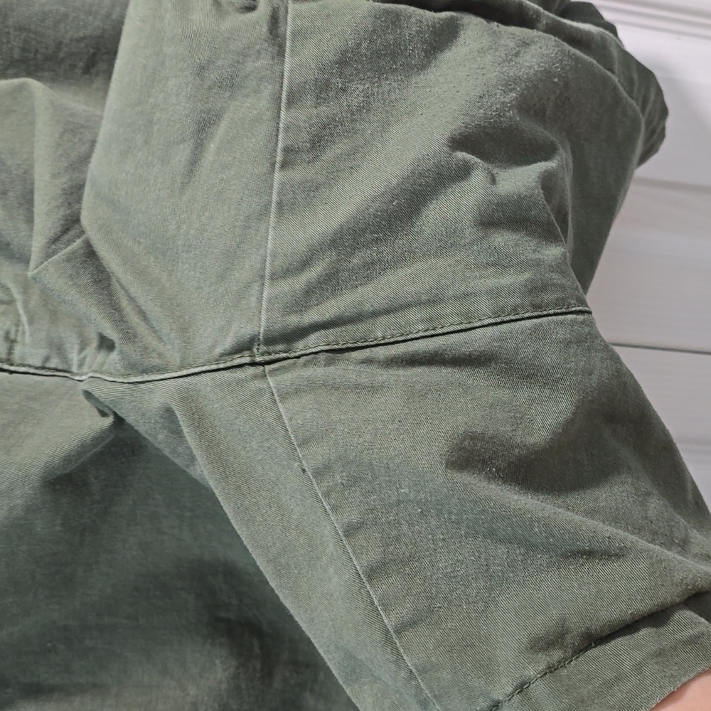 Old Navy Green Bermuda Shorts Classic Cotton Twill - Picture 3 of 11